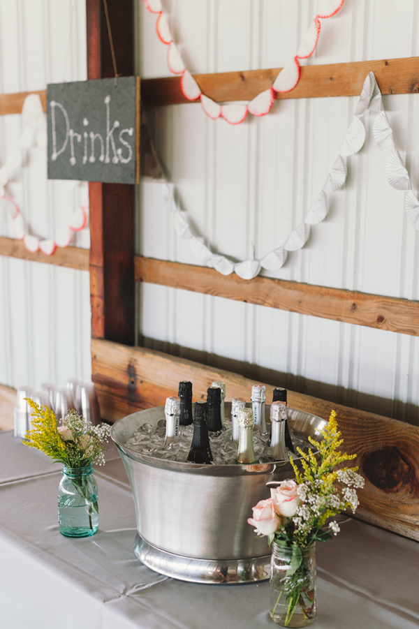 chic-dairy-farm-wedding-in-pink-and-gray