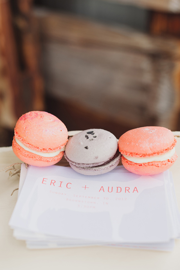 chic-dairy-farm-wedding-in-pink-and-gray