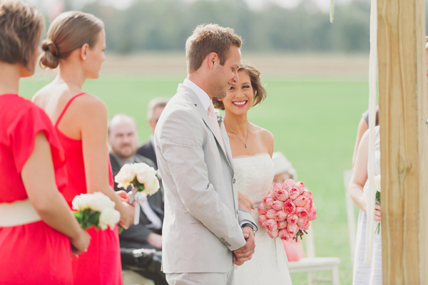 chic-dairy-farm-wedding-in-pink-and-gray