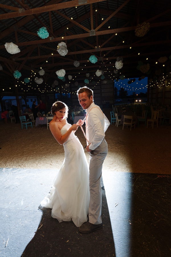 chic-dairy-farm-wedding-in-pink-and-gray