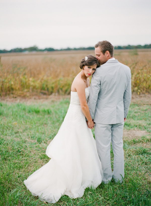 chic-dairy-farm-wedding-in-pink-and-gray