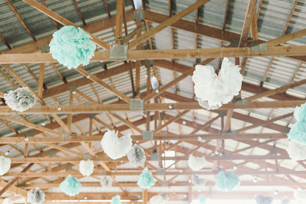 chic-dairy-farm-wedding-in-pink-and-gray