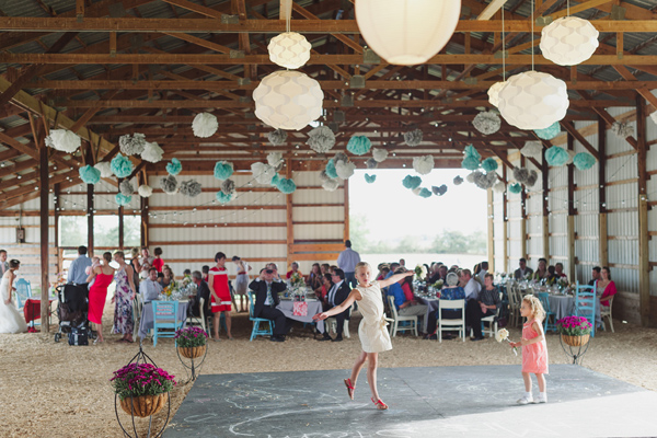 chic-dairy-farm-wedding-in-pink-and-gray
