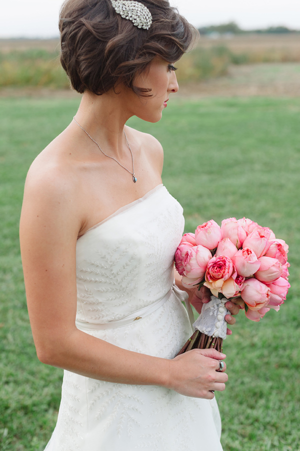 chic-dairy-farm-wedding-in-pink-and-gray