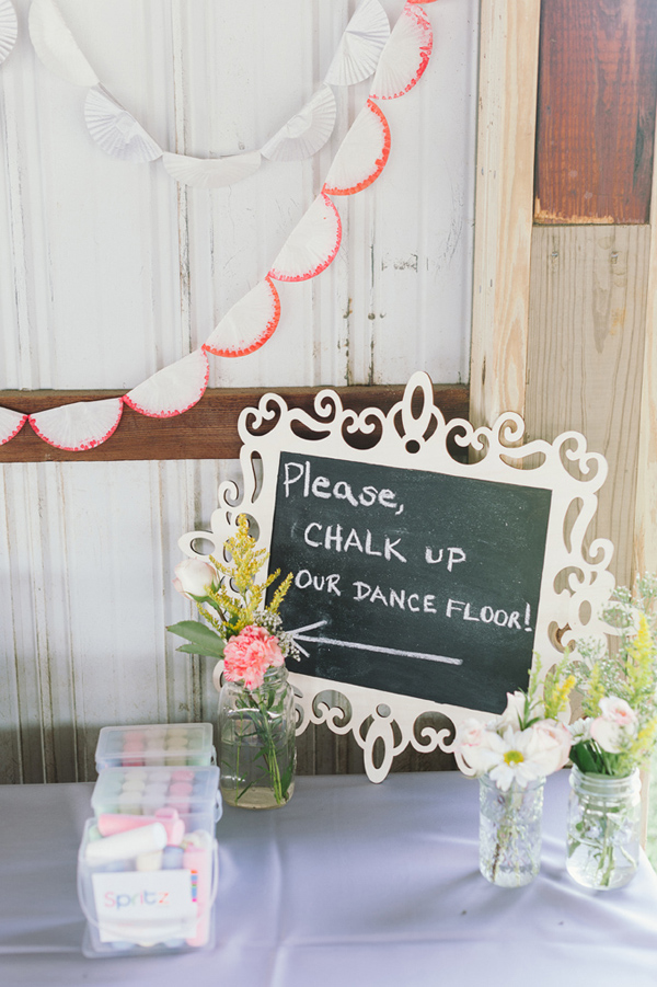 chic-dairy-farm-wedding-in-pink-and-gray