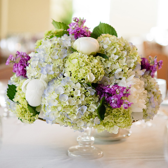 018-wedding-reception-centerpiece-peony-hydrangea-photo