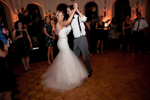 colorful-coastal-destination-wedding