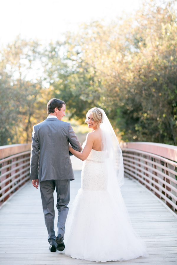 colorful-coastal-destination-wedding
