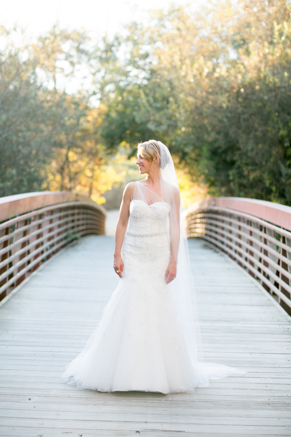 colorful-coastal-destination-wedding