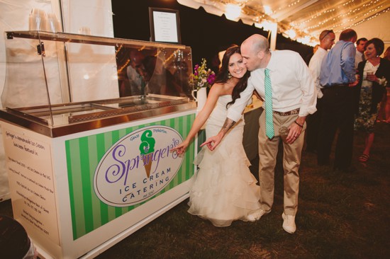 Wedding couple by Sprngerle ice cream catering cart