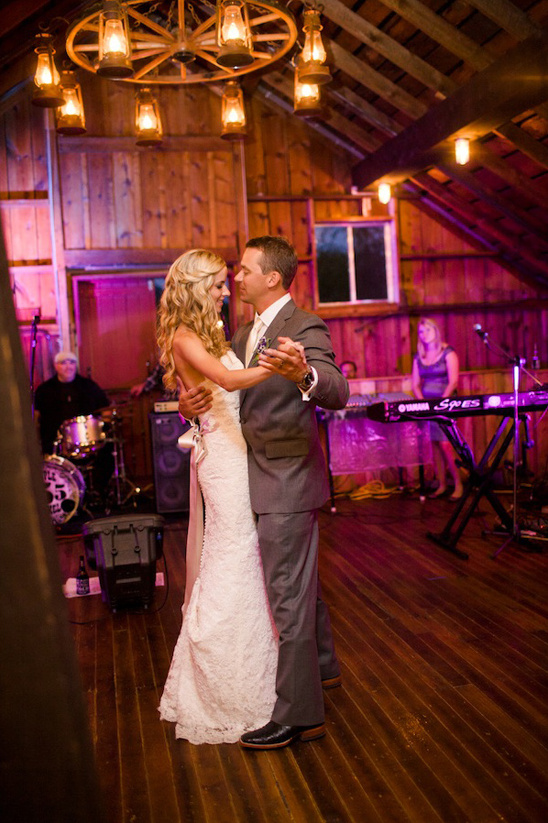 wedding dancing at Crooked Willow Farms