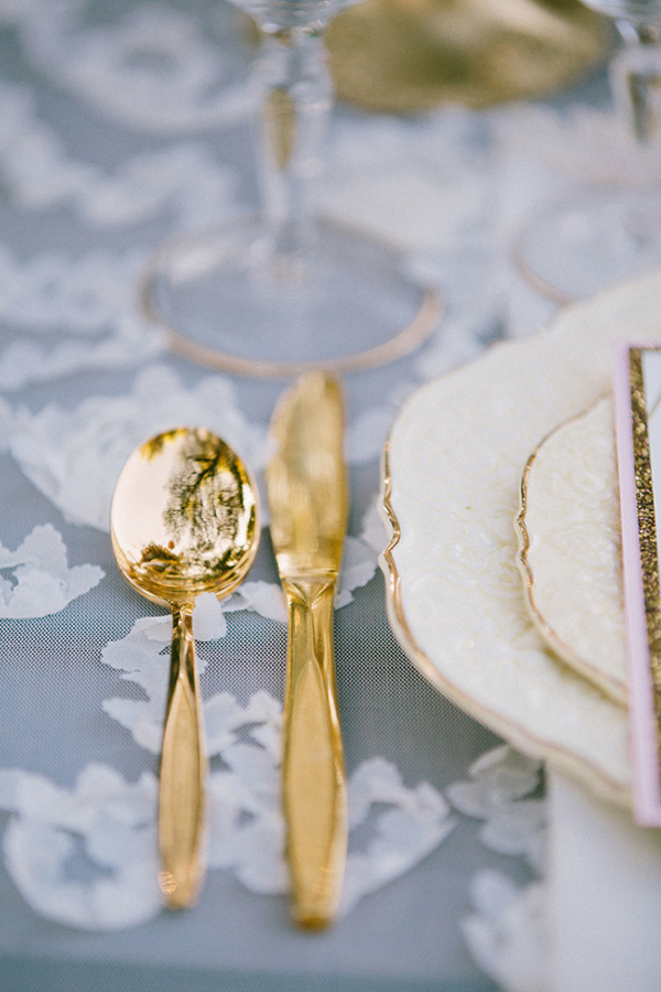 elegant-pink-and-gold-wedding-ideas