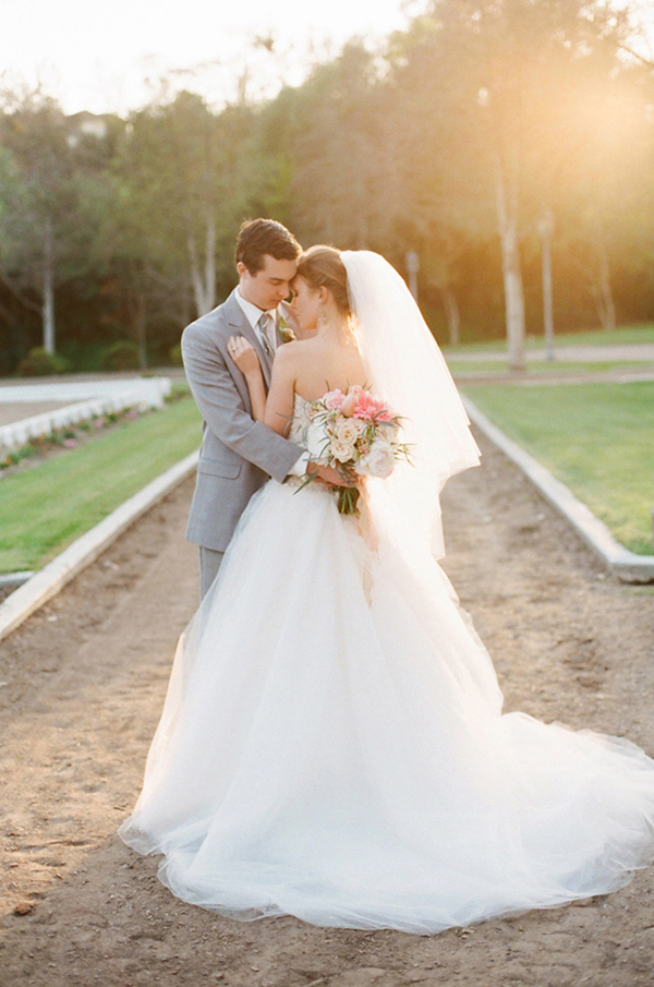 elegant-pink-and-gold-wedding-ideas