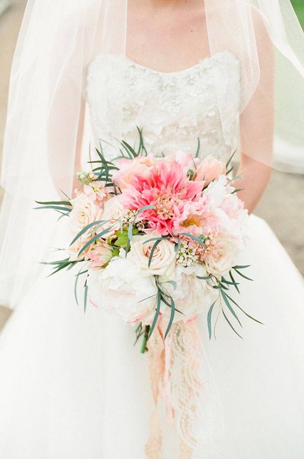 elegant-pink-and-gold-wedding-ideas