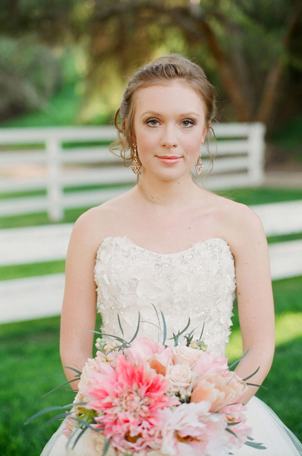 elegant-pink-and-gold-wedding-ideas
