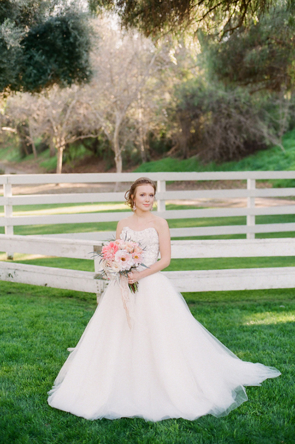 elegant-pink-and-gold-wedding-ideas