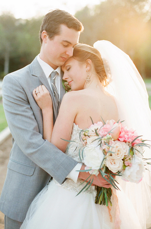 elegant-pink-and-gold-wedding-ideas