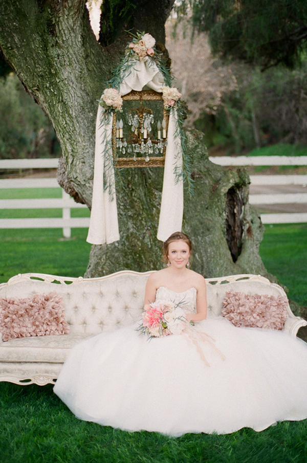 elegant-pink-and-gold-wedding-ideas
