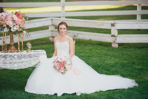 elegant-pink-and-gold-wedding-ideas