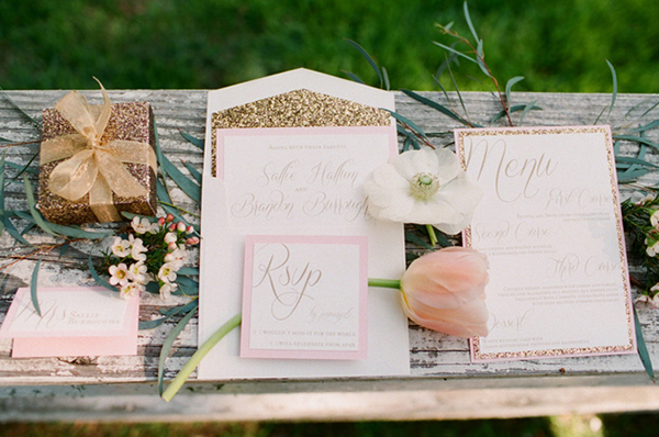 elegant-pink-and-gold-wedding-ideas