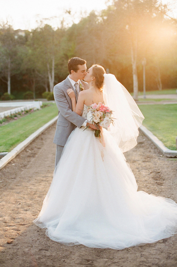 elegant-pink-and-gold-wedding-ideas