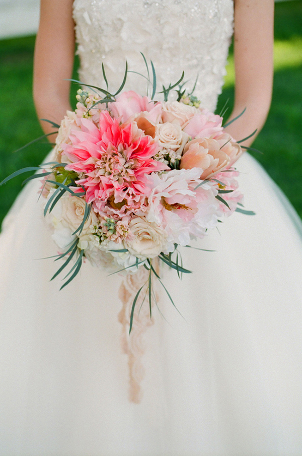 elegant-pink-and-gold-wedding-ideas