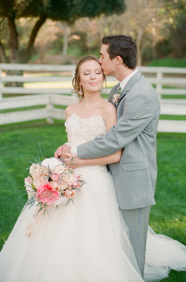 elegant-pink-and-gold-wedding-ideas