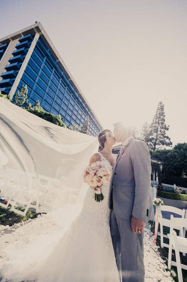 fairytale-disneyland-wedding