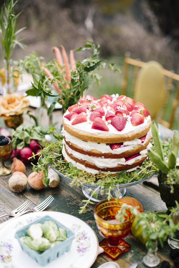 farm-wedding-inspiration-at-moon