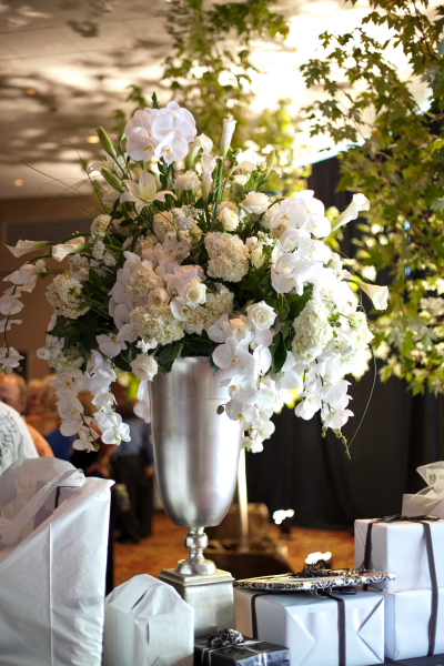 posh-wedding-filled-with-bright-colors
