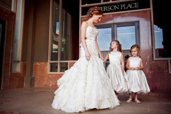 posh-wedding-filled-with-bright-colors