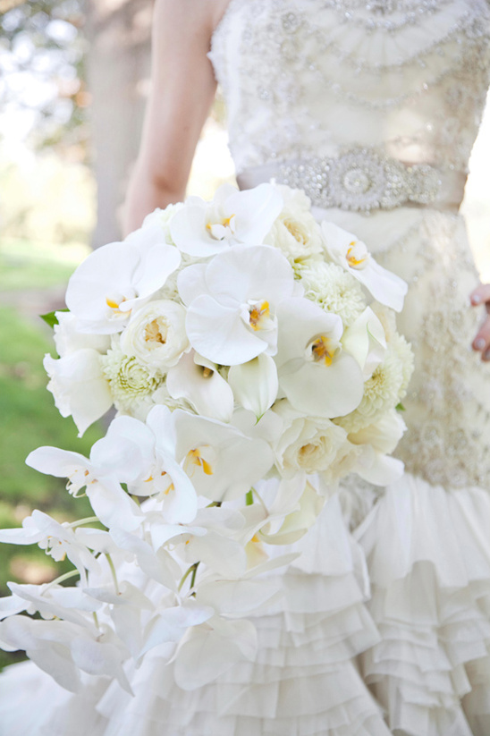 white bridal bouquet by Boise At It's Best