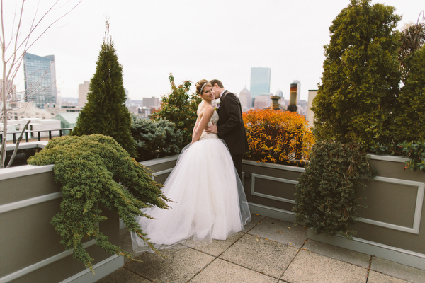 romantic-winter-rooftop-wedding-ideas