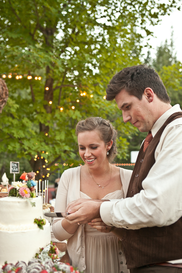 rustic-backyard-wedding-full-of