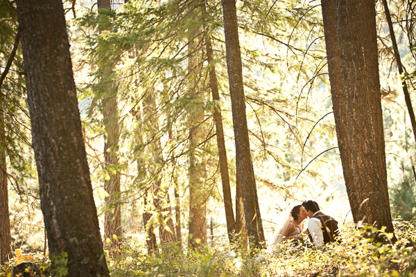 rustic-backyard-wedding-full-of