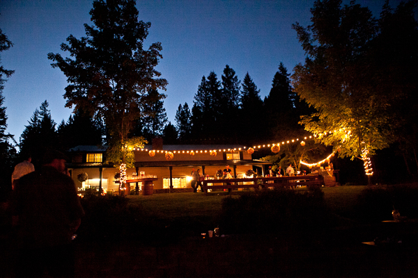 rustic-backyard-wedding-full-of