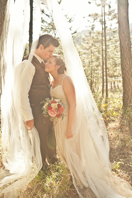 Rustic Backyard Wedding Full of Vintage Elegance