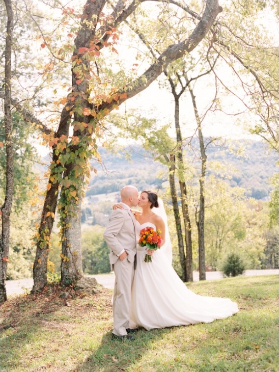 Vibrant And Lovely Tennessee Wedding