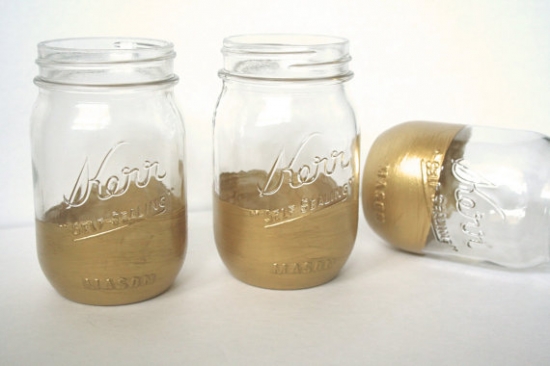 Gold painted mason jars for DIY home decor crafts