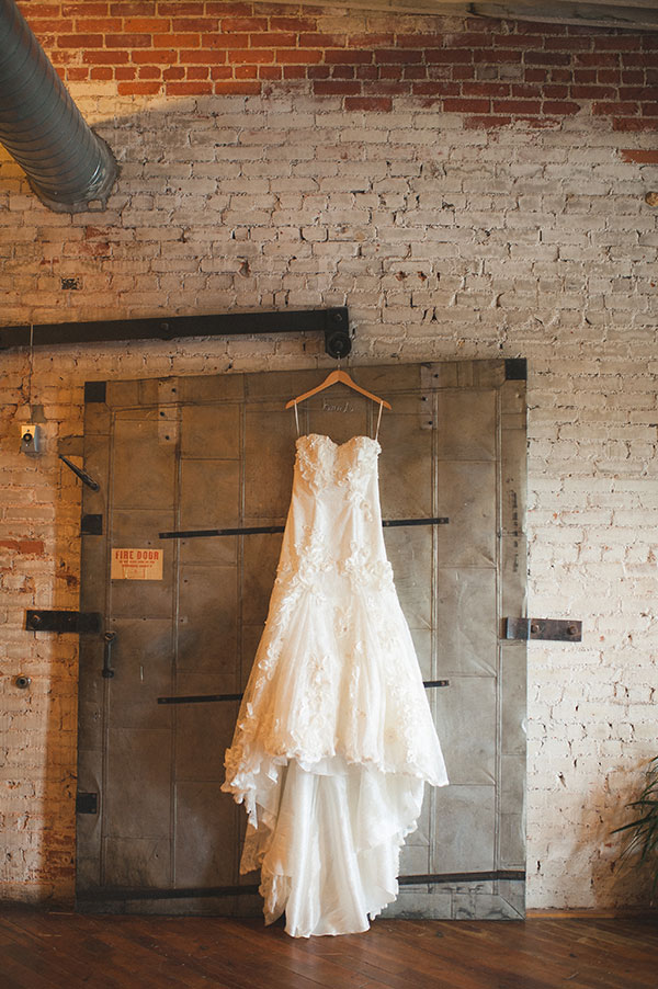 artsy-vintage-wedding-at-the-old-bag