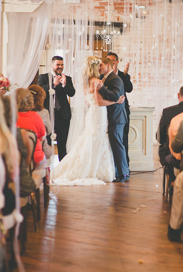artsy-vintage-wedding-at-the-old-bag
