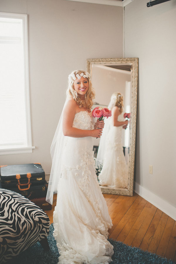 artsy-vintage-wedding-at-the-old-bag