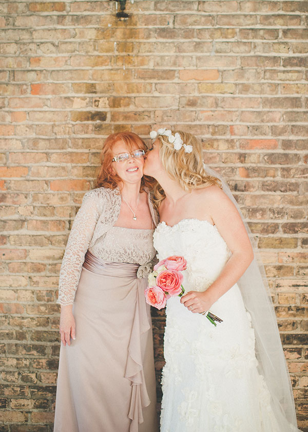 artsy-vintage-wedding-at-the-old-bag