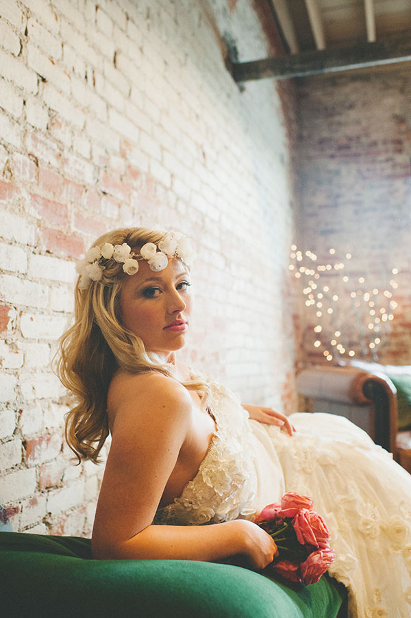 artsy-vintage-wedding-at-the-old-bag