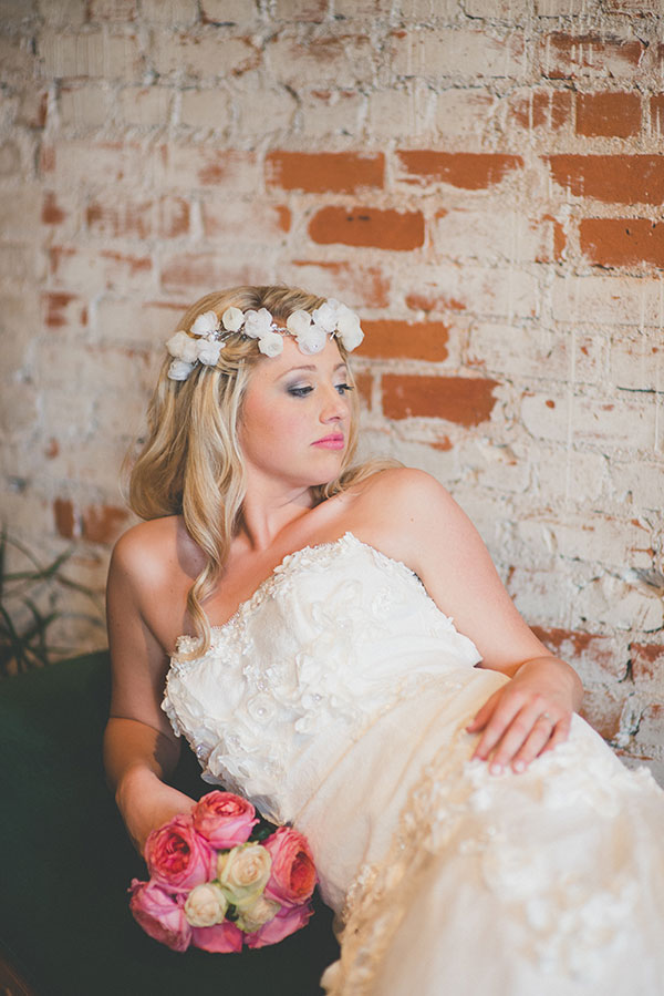 artsy-vintage-wedding-at-the-old-bag