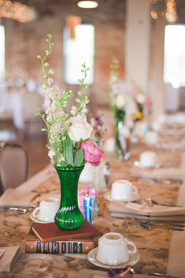 artsy-vintage-wedding-at-the-old-bag