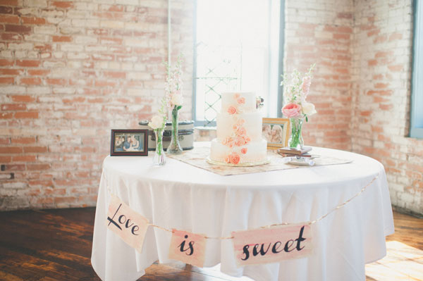 artsy-vintage-wedding-at-the-old-bag