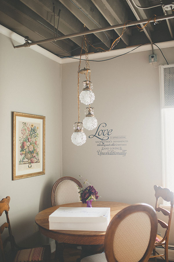 artsy-vintage-wedding-at-the-old-bag