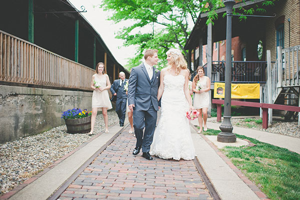 artsy-vintage-wedding-at-the-old-bag