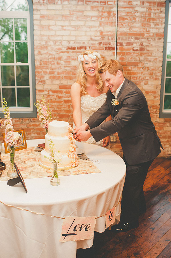 artsy-vintage-wedding-at-the-old-bag